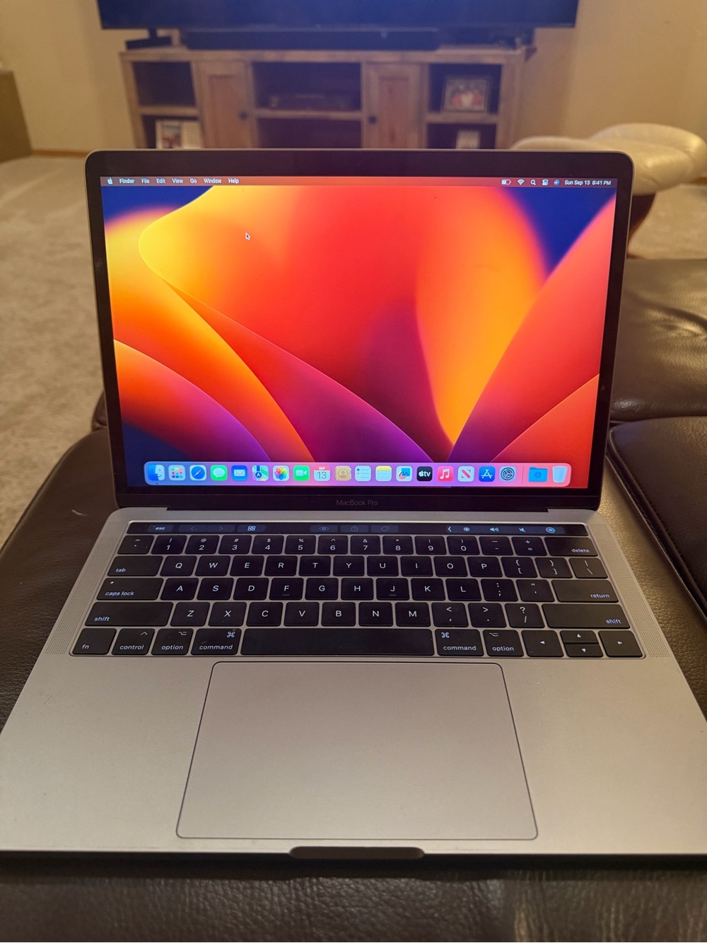 MacBook Pro with Touch Bar - Picture 3 of 8